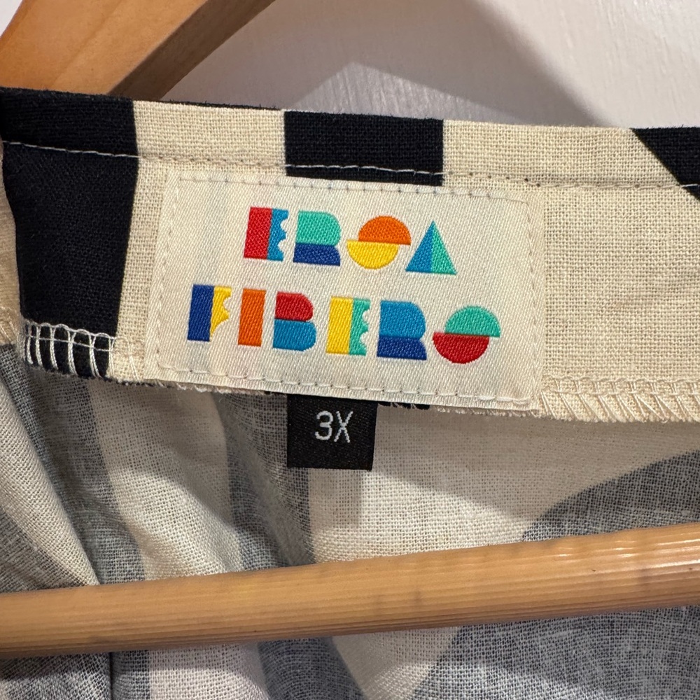 Ersa Fibers Frankie top in Child’s Play black cream Graphic Print Top linen 3XL - Picture 14 of 16